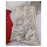 Various tablecloths/runners