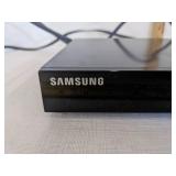 Samsung Blu-ray disc player BD-C5500 w/remote