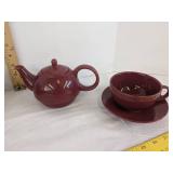 English tea store tea cups & saucer w/tea kettle