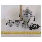 Vintage electric peak-o-matic keystoneware percolator