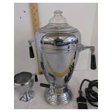 Vintage electric peak-o-matic keystoneware percolator