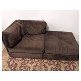 2 Pieces Bassett furniture lounge