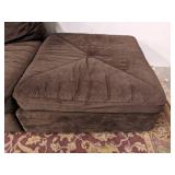 2 Pieces Bassett furniture lounge