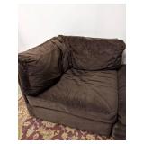 2 Pieces Bassett furniture lounge