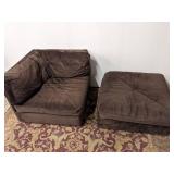 2 Pieces Bassett furniture lounge