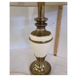White/gold table lamp