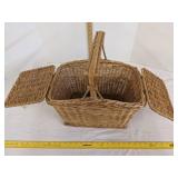 Wicker picnic basket