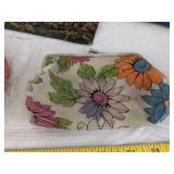 Various handbags/wallets