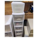 (7) Storage drawers