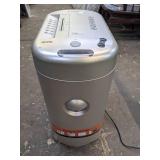 Royal heavy duty crosscut shredder