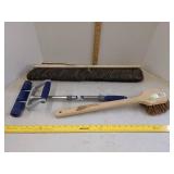 Gong brush, push broom head & hand roller wall paper