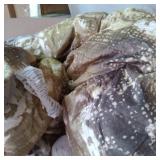 COMFORTER SET W/ 4 THROW PILLOWS, SIZE KING