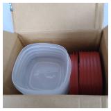 RUBBERMAID FOOD STORAGE CONTAINERS W/ TOP (8)