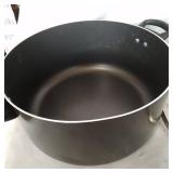 FARBERWARE POT W/ TOP (GENTLY USED)