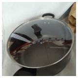 FARBERWARE POT W/ TOP (GENTLY USED)