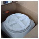 PET FOOD STORAGE SMALL W/ SCOOP