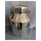 STAINLESS STEEL MILK CONTAINER