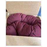 OUTDOOR SEATING CUSHION IN MAROON