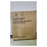 Summer Infant Secure Space Extra-Wide Safety Gate, 28.5 - 52 Inch Wide, for Doorways & Stairways, Auto-Close & Hold-Open, Grey, Slate