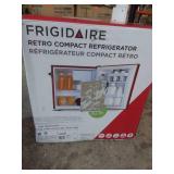 Frigidaire - Retro 1.6 Cu. Ft. Mini Fridge - Red