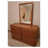 Very Nice Vintage Dresser (Matches lot 208)