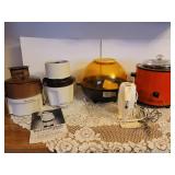 Vintage Rival Crockpot, Westbend Popcorn Popper, Hand Mixer, Moulinex Dough Works (works with lot 364)