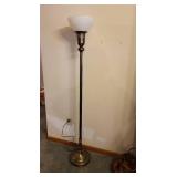 Floor lamp with 3 way light