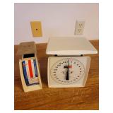 2 Vintage Kitchen Scales