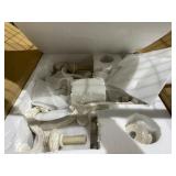 Antique White 5-light Wood Candle Chandelier Retail:$319.99