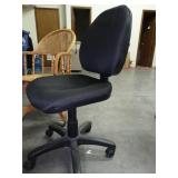 Lot of 2 Chairs