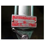 24" 600 PSi Milwaukee Cylinder