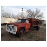 Ford F602 Farm Truck w/ Dump Bed