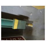 24" 600 PSi Milwaukee Cylinder