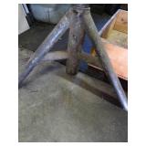 Small Adjustable Metal Material Holder w/Roller on Top