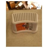 Dreambaby Step Stool for Toddlers and Kids Gray 12"(L) x 7"(W) x 5"(H)