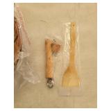 Honey Can Do Joyce Chen Classic Series Uncoated Carbon Steel 4-Pc. Wok Set with Lid and Birch Handles