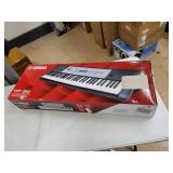 YAMAHA YPT260 61-Key Portable Keyboard with Power Adapter