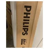 Box of 4ft long Philips Alto II Technology Light Bulbs