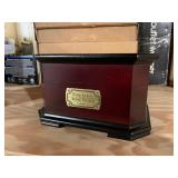 New In Box Famous Thomas Kinkade’s Holiday Spirit Collectable Music Box Numbered