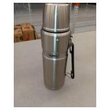 Thermos Stainless King Vacuum-Insulated Beverage Bottle, 40 oz Used