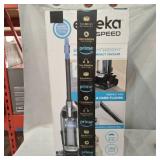 EUREKA FLEXABLE HOSE & DETACHABLE WAND LIGHTWEIGHT VACCUM