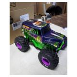 Monster Jam Official Grave Digger Freestyle Force