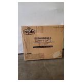 Regalo Easy Fit Plastic Adjustable Extra Wide Baby Gate