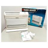 Black & Decker - 6-sheet Hanging, or Standing, Crosscut Paper Shredder - White - Model:BD-HS600 ~ Appears New, Tested