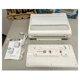 Black & Decker - 6-sheet Hanging, or Standing, Crosscut Paper Shredder - White - Model:BD-HS600 ~ Appears New, Tested