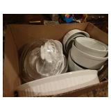 Lot of kitchen ware