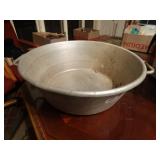 Large pan w/ handles