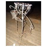 Metal plant stand