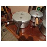 Lot of several pressure cookers