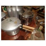 Lot of several pressure cookers